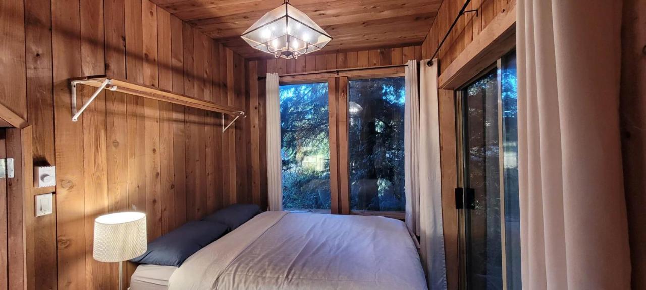 Ocean Views & Sunset Beach Cabin With Soaker Tub & Fire Pit Villa Powell River Exterior photo
