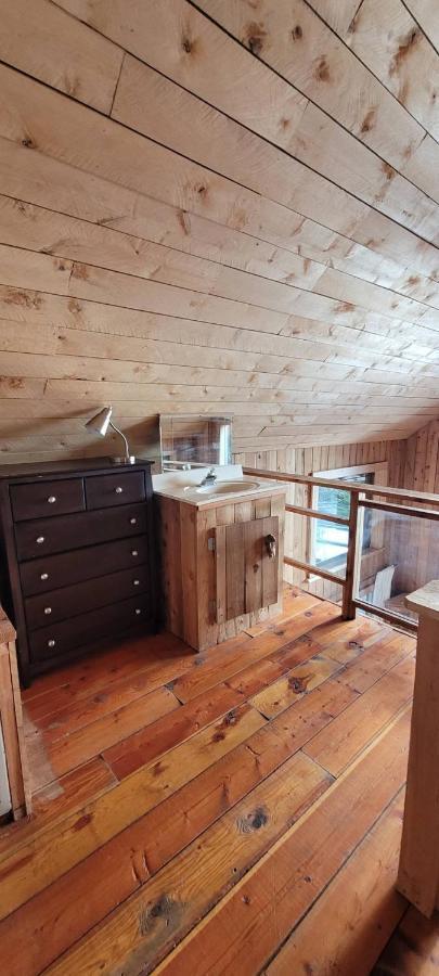 Ocean Views & Sunset Beach Cabin With Soaker Tub & Fire Pit Villa Powell River Exterior photo